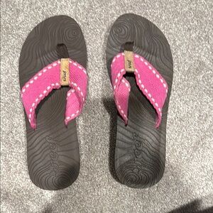 Reef Pink Flip Flops size 7-7/2
